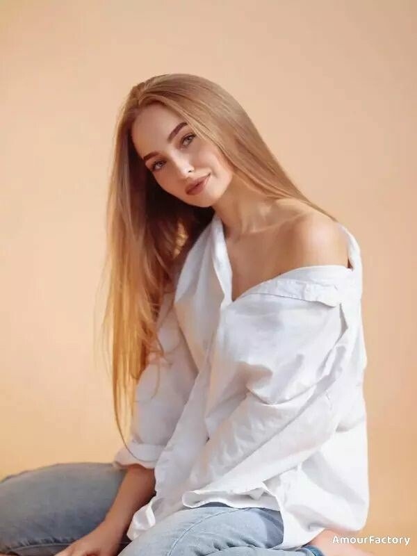 Yuliya, 24