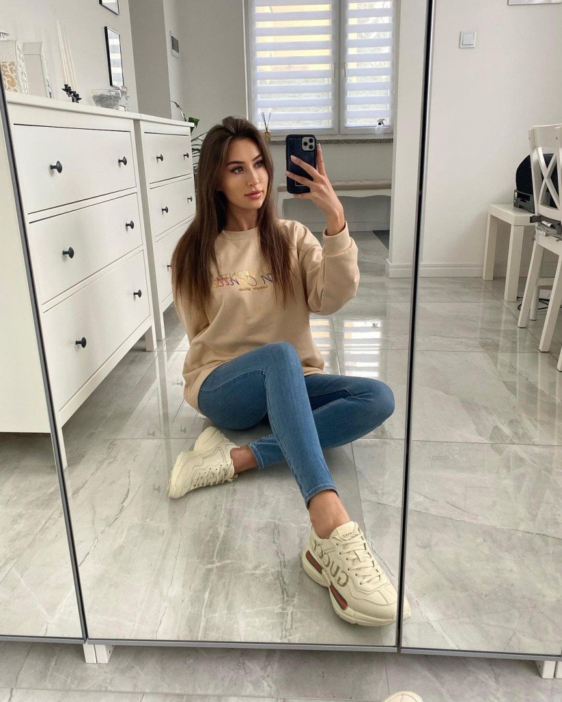 Oksana Profile image 2