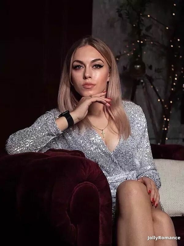 Mykhailyna Profile image 1