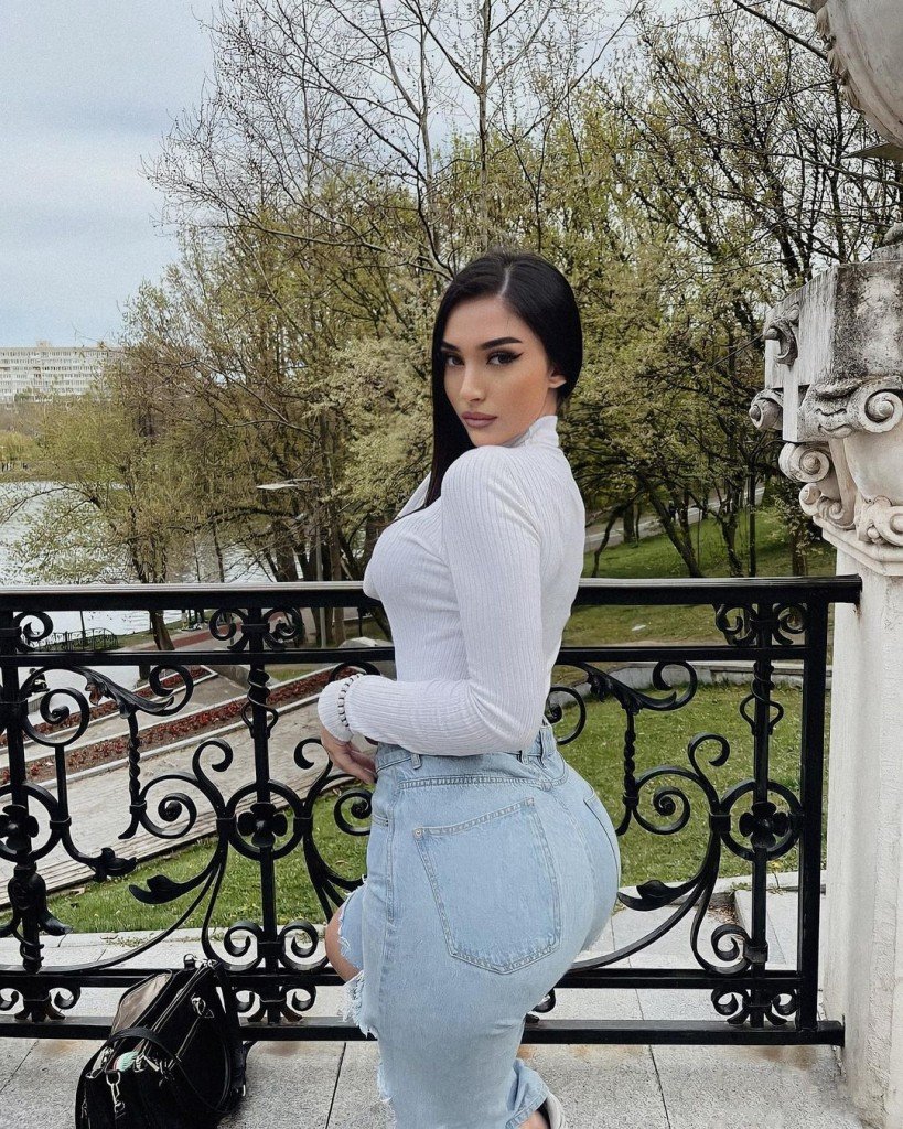 Viorica Profile image 4