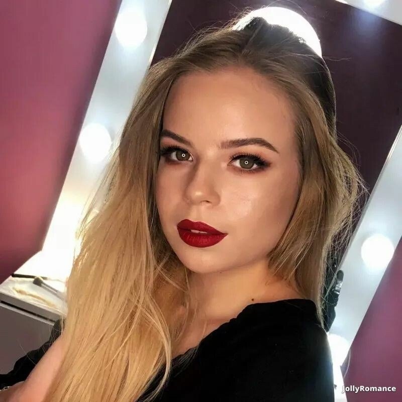Julia Profile image 1