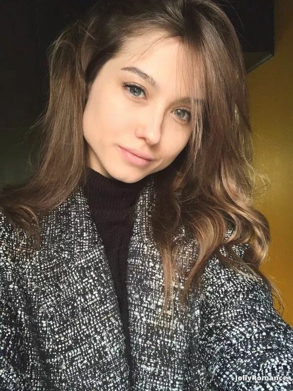 Valentina, 24