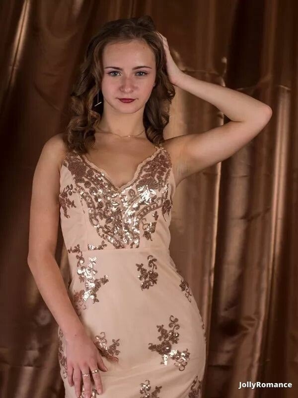 Viktoriya, 19