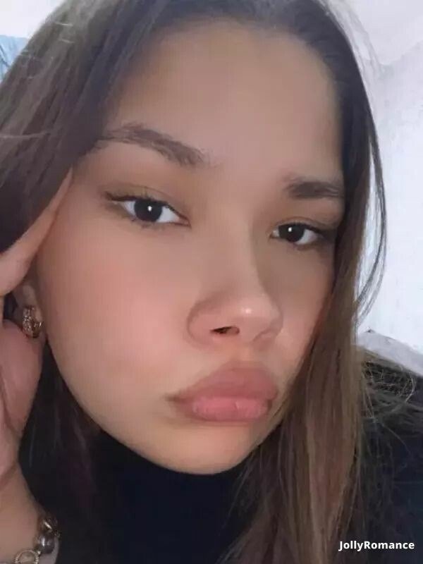 Kristina Profile image 2