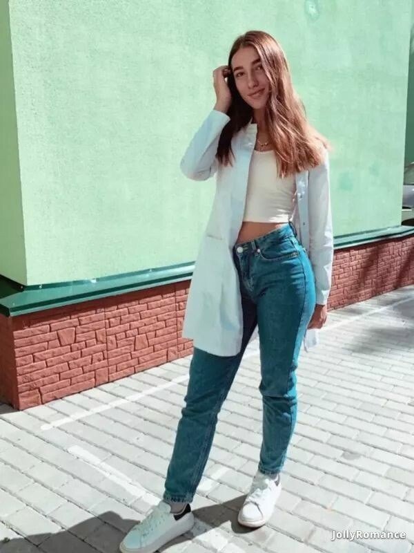 Christina, 23