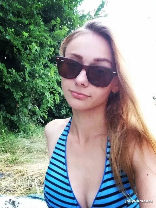 Anna, 27