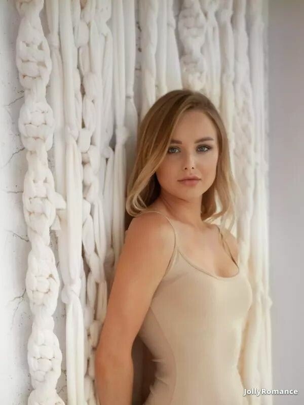 Alina Profile image 4