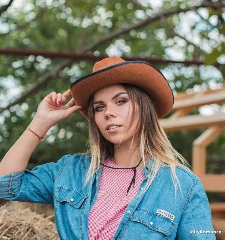 Olga Profile image 4