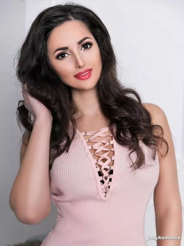 Alisa Profile image 2