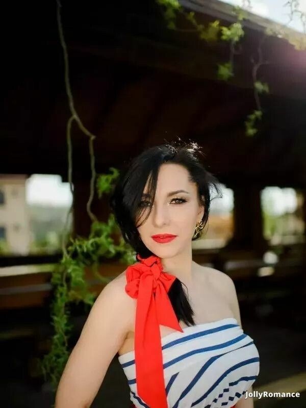 Viktoriia Profile image 3