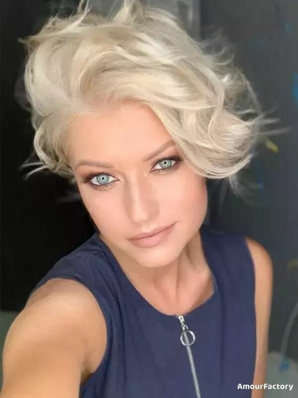 Zoya, 41