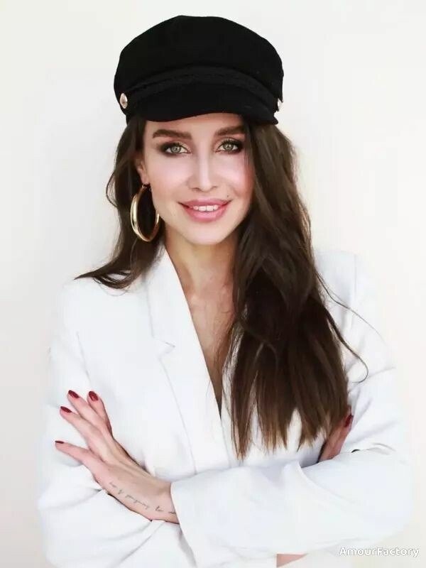 Alina Profile image 2