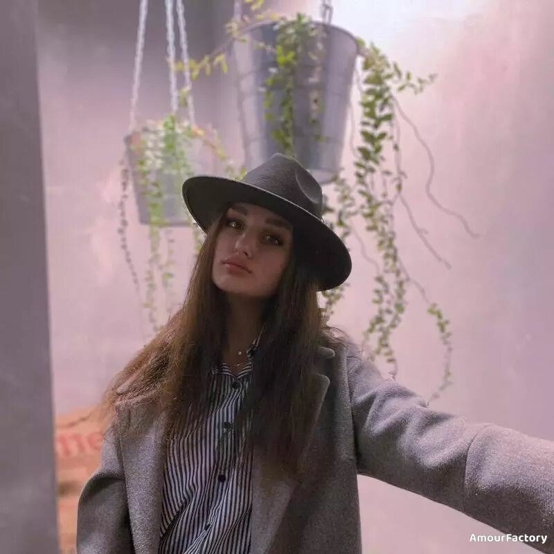 Julia Profile image 5