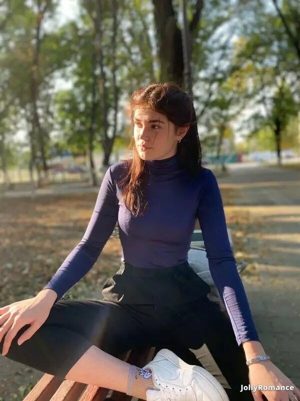 Anna Profile image 4