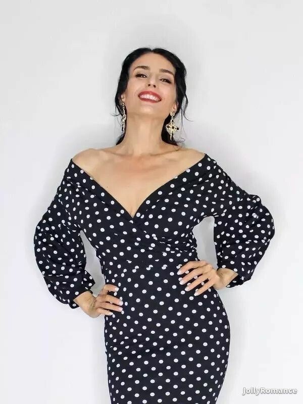 Elvira Profile image 3