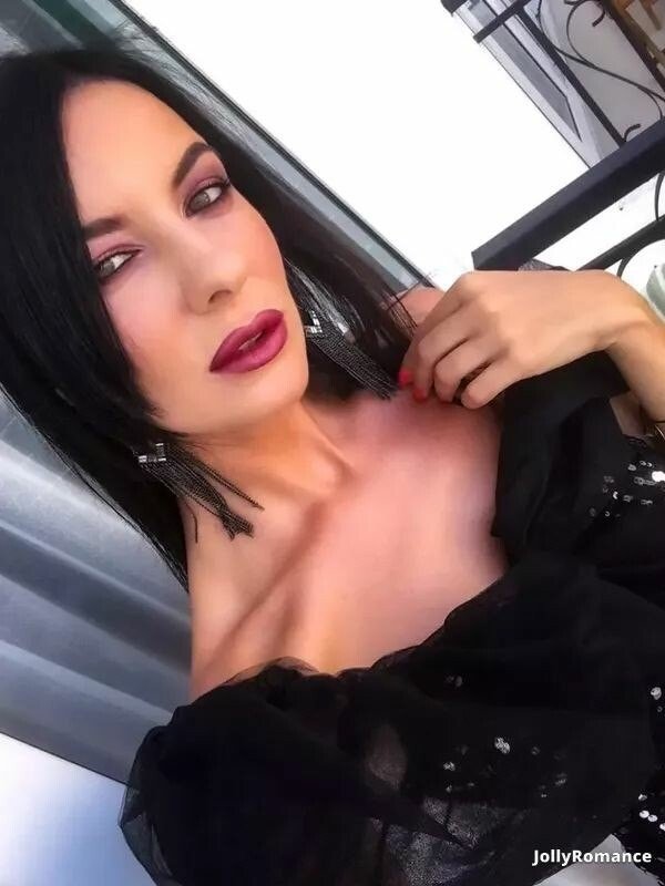 Anna Profile image 1