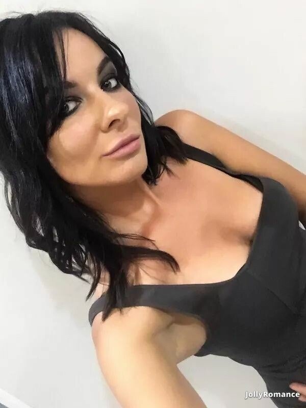 Anna Profile image 3