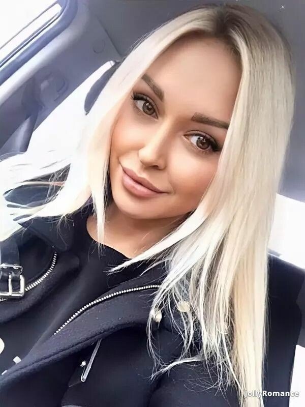 Valeria, 42