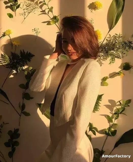 Elena Profile image 4