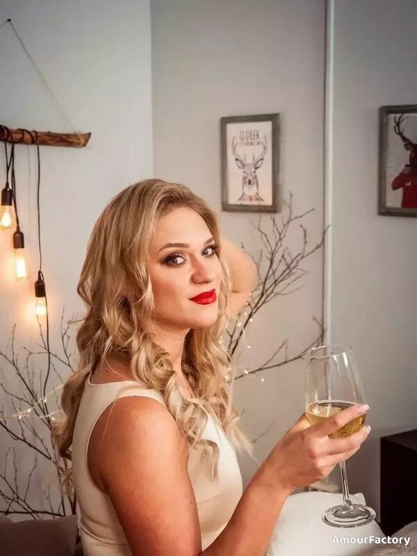 Christina, 37