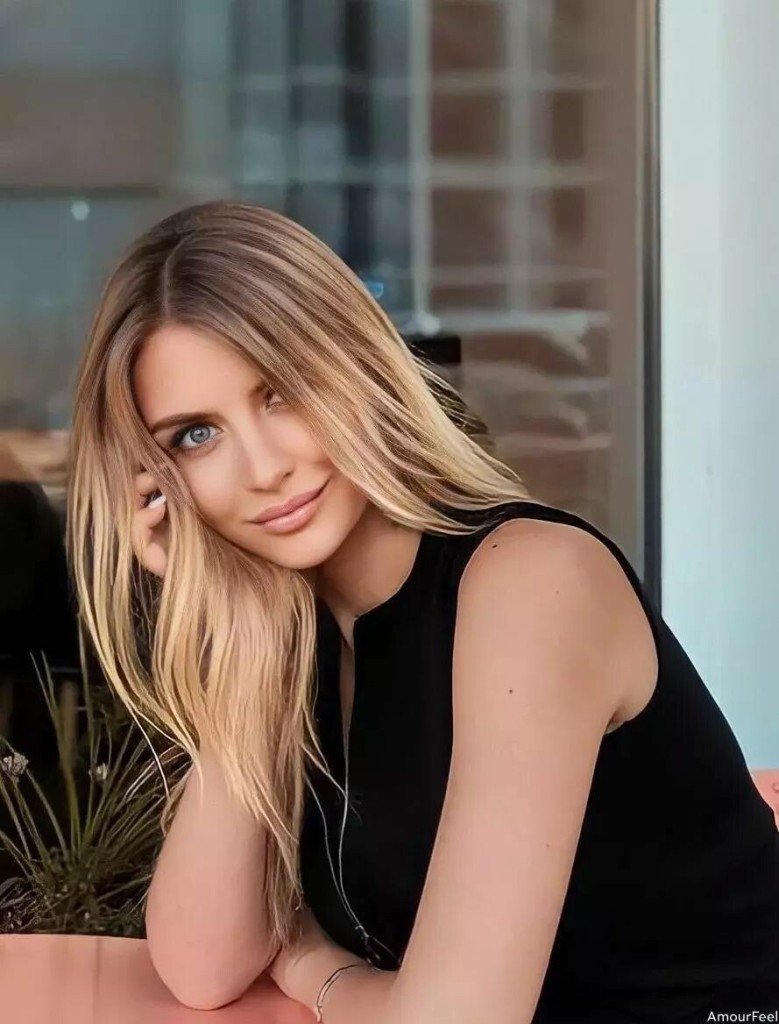 Brianna, 23