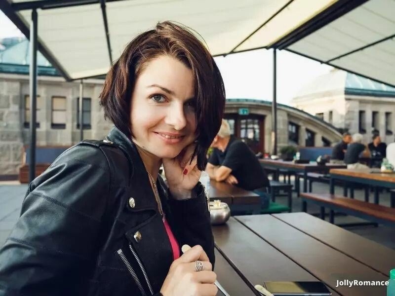 Yana Profile image 4