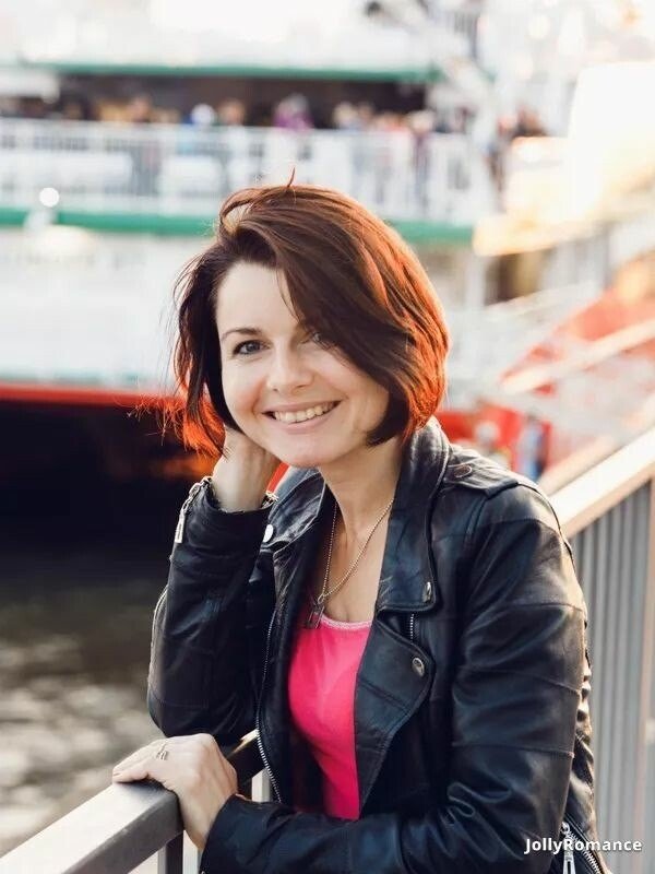 Yana Profile image 1