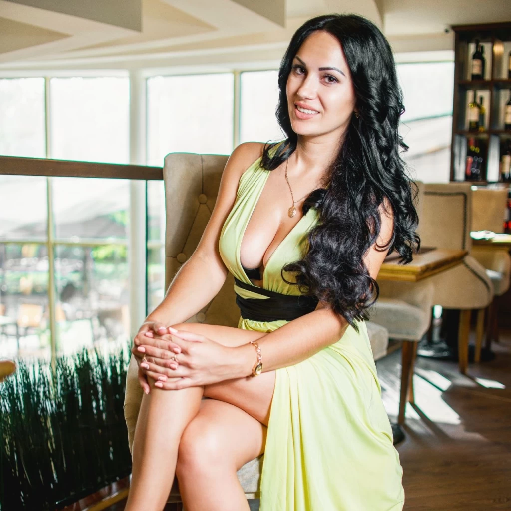 Oksana Profile image 12