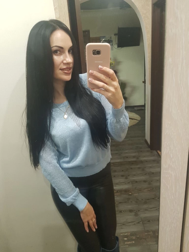 Oksana Profile image 15