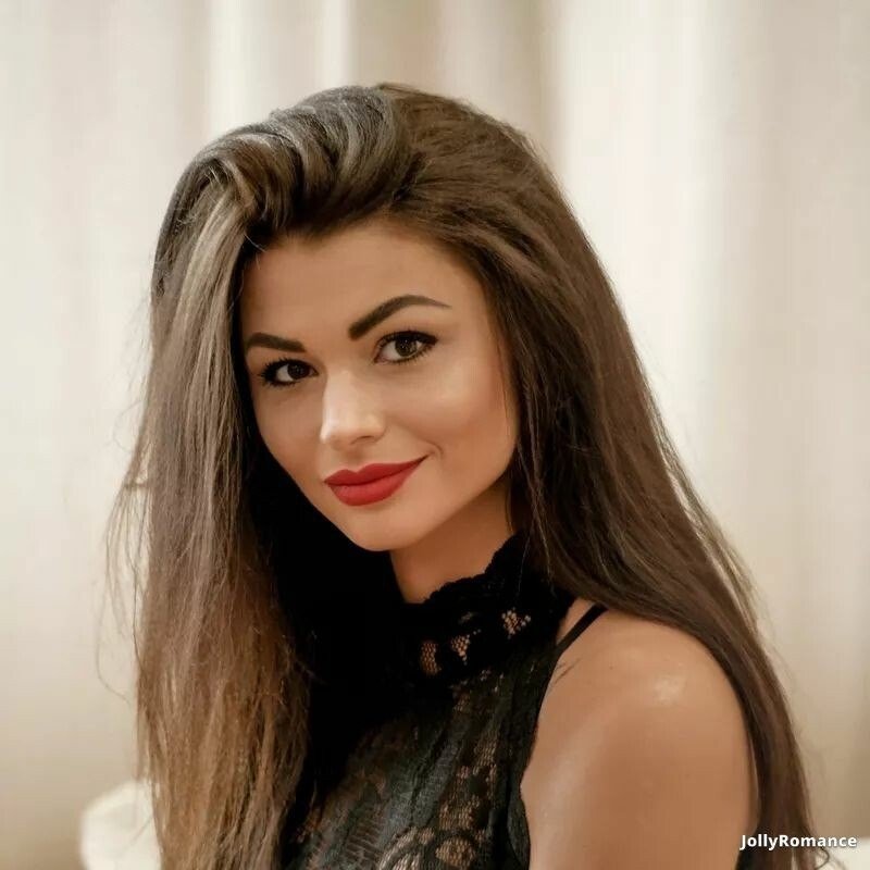 Anna Profile image 2